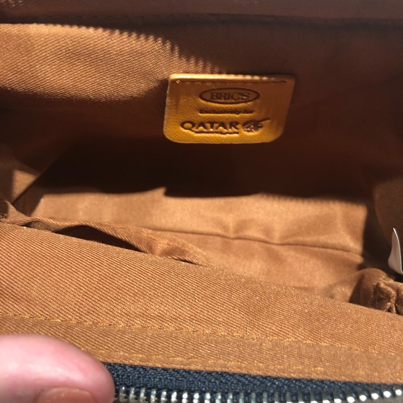 Navy Unisex Bric’s for Qatar Toiletry Bag - Picture 4 of 4